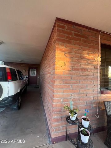 921 E 20TH Street, Douglas, AZ 85607