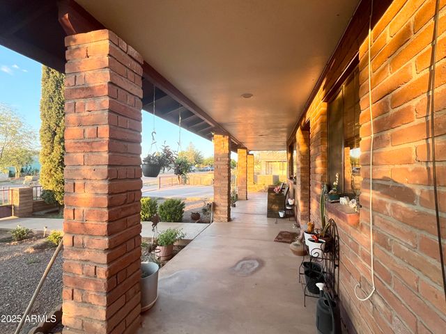 921 E 20TH Street, Douglas, AZ 85607