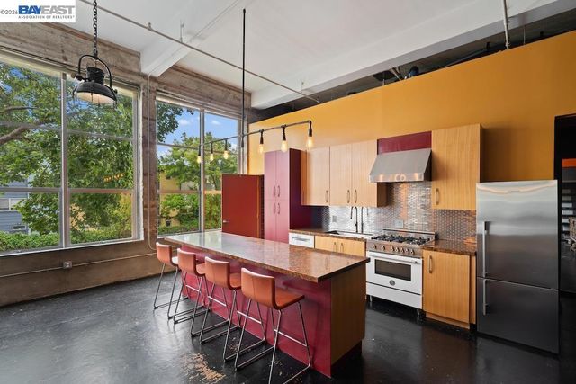 3240 Peralta St 24, Oakland, CA 94608