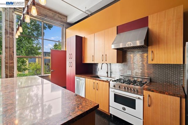 3240 Peralta St 24, Oakland, CA 94608
