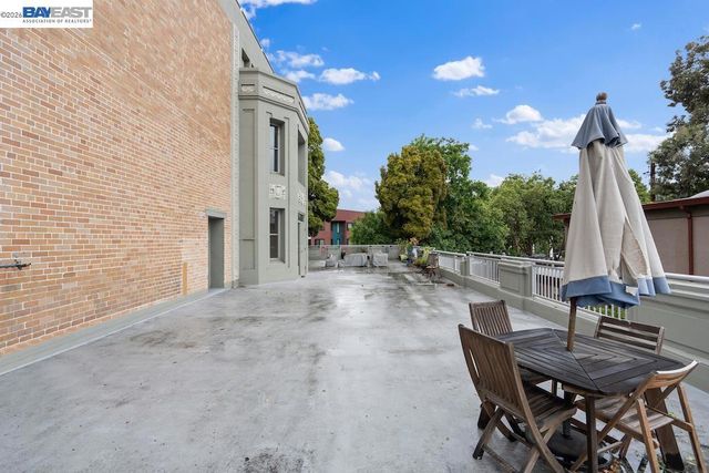 3240 Peralta St 24, Oakland, CA 94608