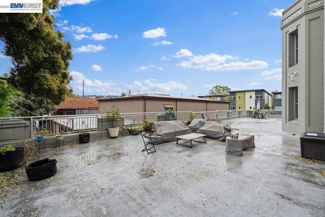 3240 Peralta St 24, Oakland, CA 94608