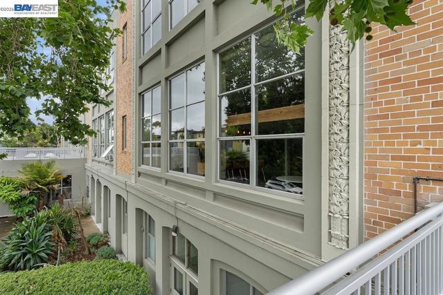 3240 Peralta St 24, Oakland, CA 94608