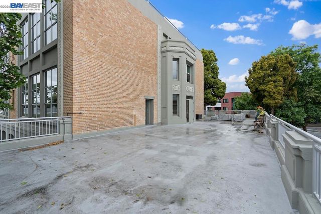 3240 Peralta St 24, Oakland, CA 94608