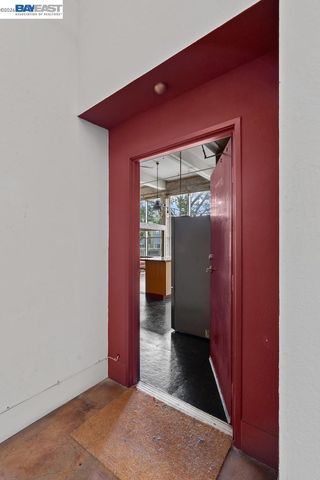 3240 Peralta St 24, Oakland, CA 94608