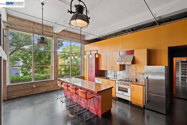 3240 Peralta St 24, Oakland, CA 94608