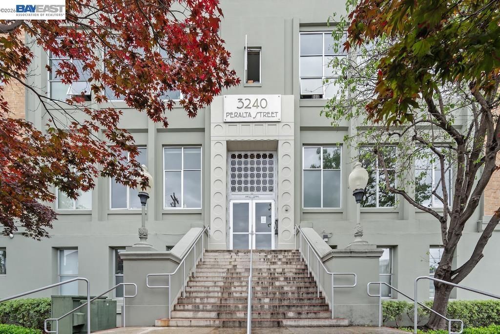 3240 Peralta St 24, Oakland, CA 94608