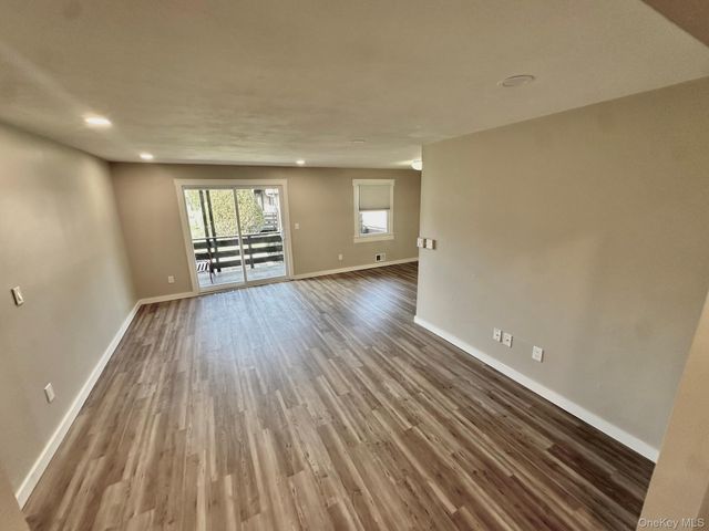 56 New Holland Village 56, Nanuet, NY 10954