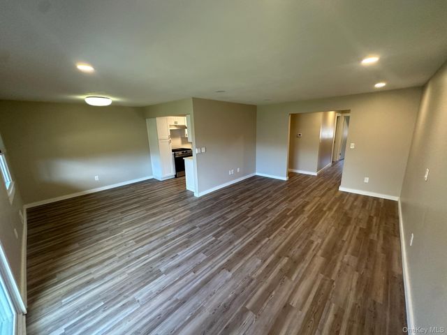 56 New Holland Village 56, Nanuet, NY 10954