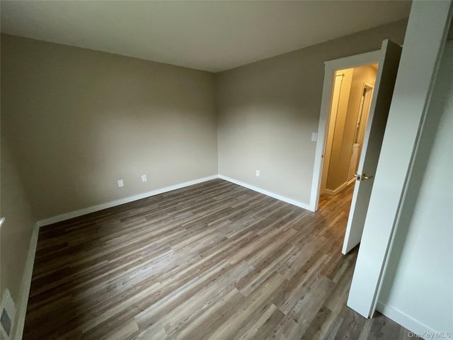 56 New Holland Village 56, Nanuet, NY 10954