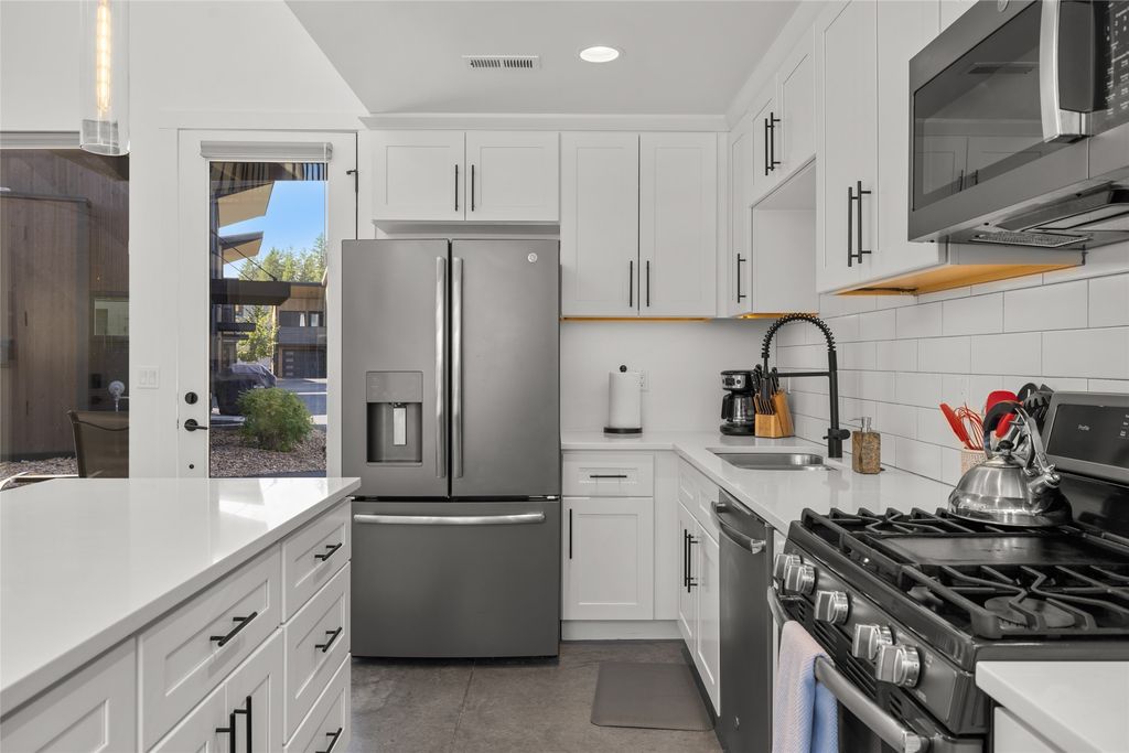 114 Jasper Loop, Whitefish, MT 59937 photo 12