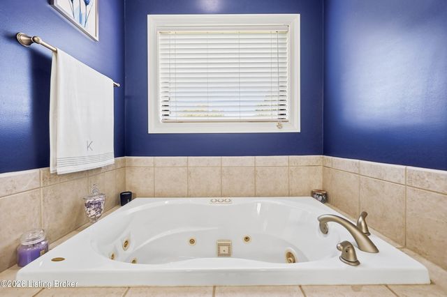 11003 Little Spring Blvd, Louisville, KY 40291