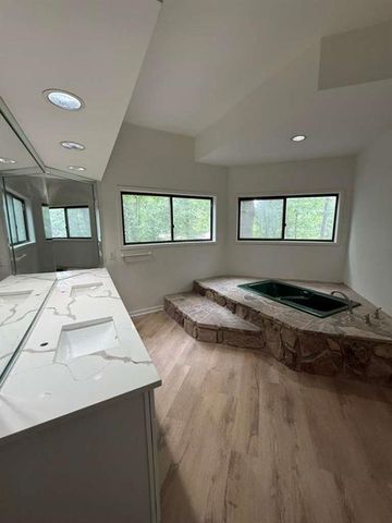 352 N Peak Drive, Alpharetta, GA 30022