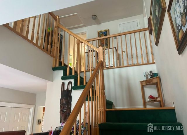 16 Crest Road, Sussex, NJ 07461