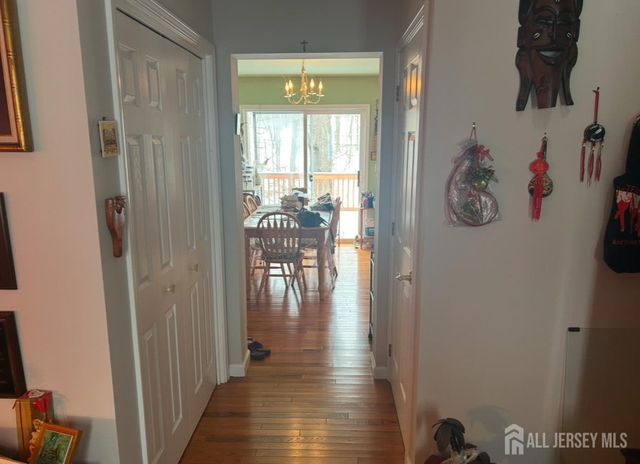 16 Crest Road, Sussex, NJ 07461