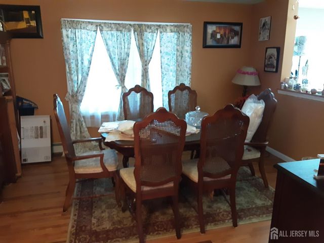 16 Crest Road, Sussex, NJ 07461