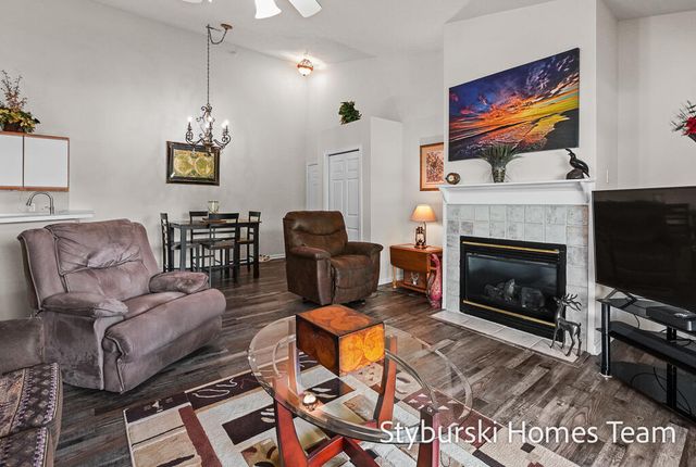 5877 Crosswinds Drive 31, Norton Shores City, MI 49444