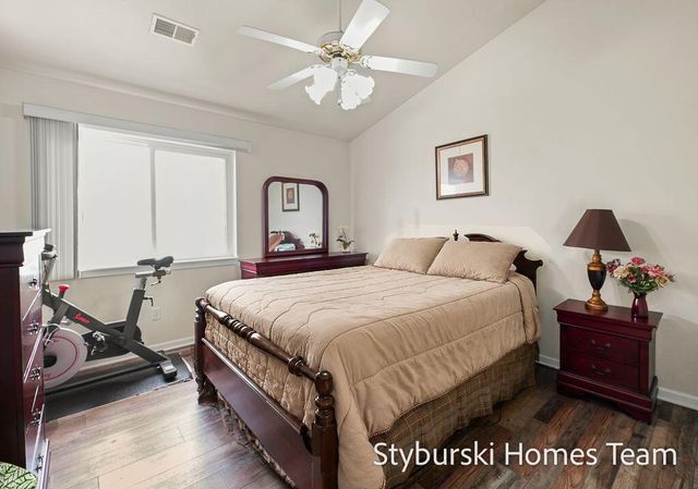 5877 Crosswinds Drive 31, Norton Shores City, MI 49444