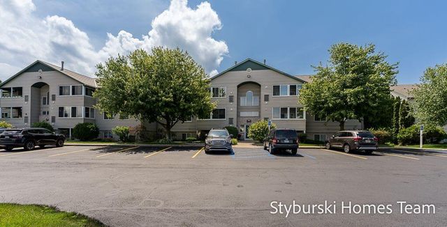 5877 Crosswinds Drive 31, Norton Shores City, MI 49444