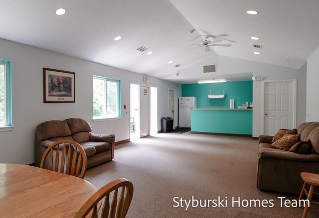 5877 Crosswinds Drive 31, Norton Shores City, MI 49444