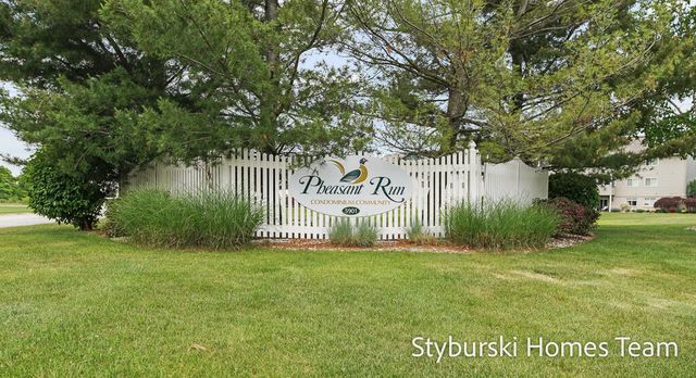 5877 Crosswinds Drive 31, Norton Shores City, MI 49444