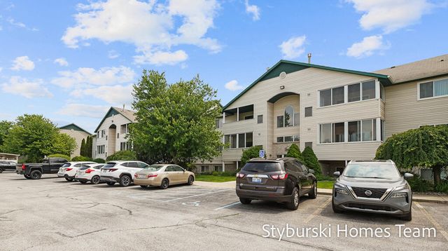 5877 Crosswinds Drive 31, Norton Shores City, MI 49444