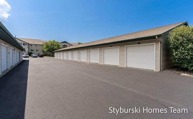 5877 Crosswinds Drive 31, Norton Shores City, MI 49444
