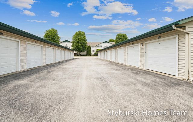 5877 Crosswinds Drive 31, Norton Shores City, MI 49444