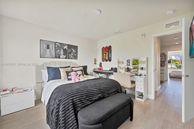 2535 NE 193rd St 3209, Miami, FL 33180