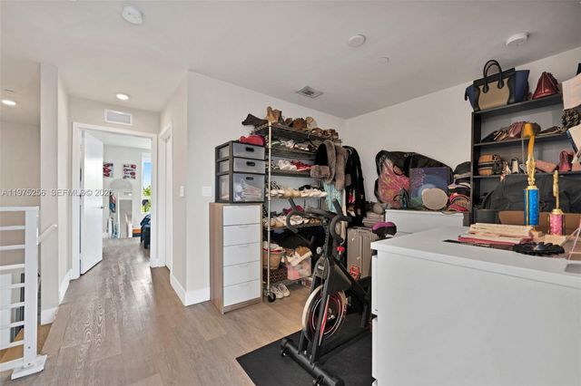 2535 NE 193rd St 3209, Miami, FL 33180