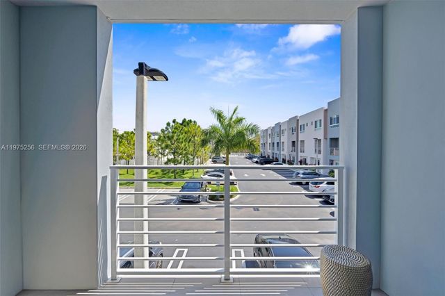 2535 NE 193rd St 3209, Miami, FL 33180