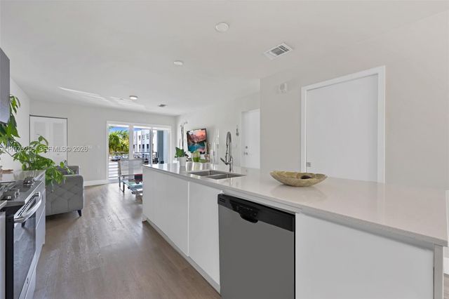 2535 NE 193rd St 3209, Miami, FL 33180