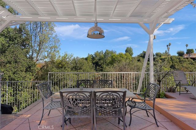 5794 Fairhaven Avenue, Woodland Hills, CA 91367