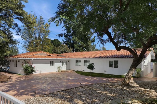 5794 Fairhaven Avenue, Woodland Hills, CA 91367