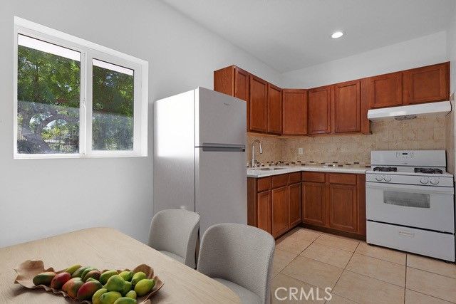 5794 Fairhaven Avenue, Woodland Hills, CA 91367