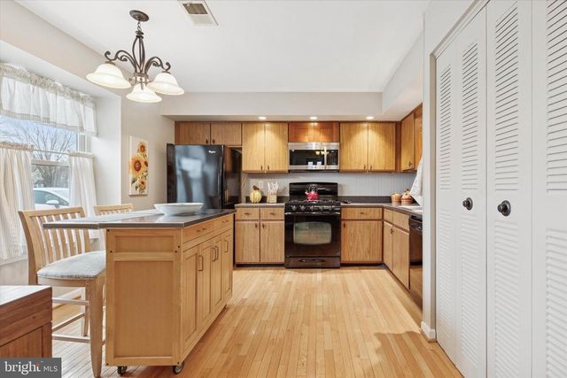 631 WHITTIER DR, Warminster, PA 18974