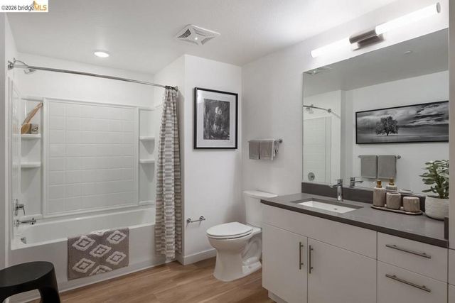 260 Brooklyn Basin Way 574, Oakland, CA 94606