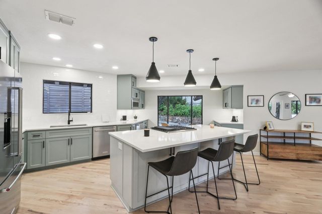 3902 Knollwood DR A, Austin, TX 78731