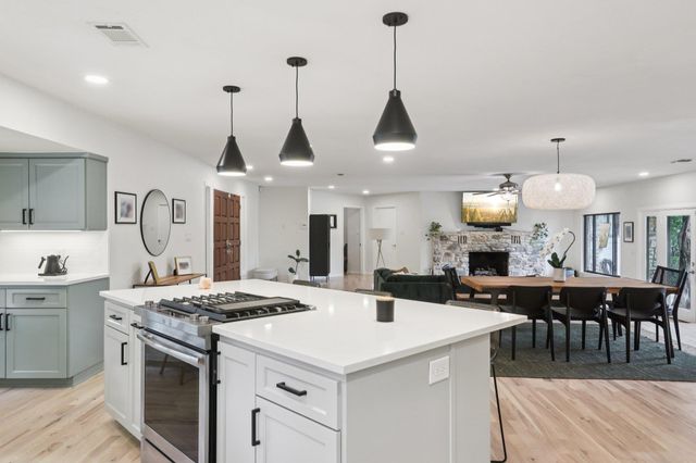 3902 Knollwood DR A, Austin, TX 78731