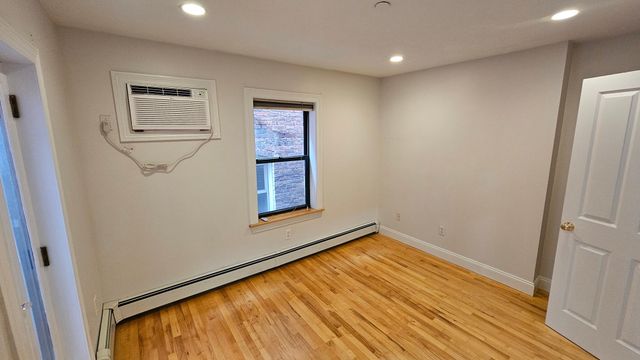 39 Salutation 33, Boston, MA 02108