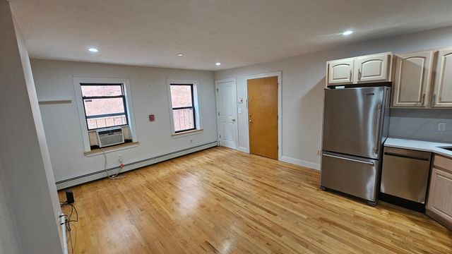 39 Salutation 33, Boston, MA 02108