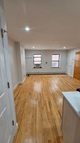39 Salutation 33, Boston, MA 02108