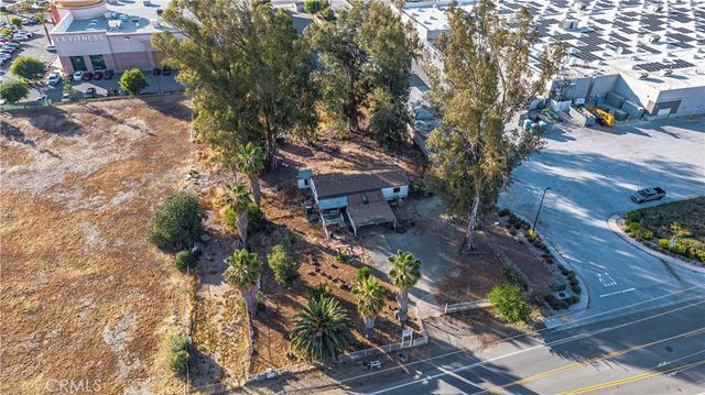 29489 3rd, Lake Elsinore, CA 92532