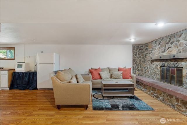 12011 SE 157th Place, Renton, WA 98058