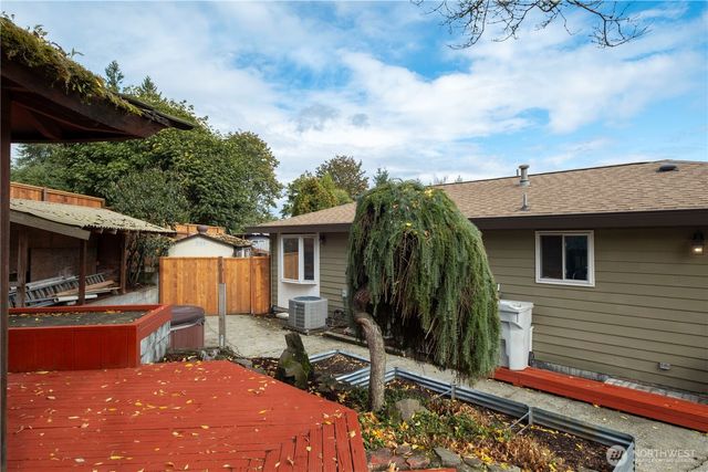 12011 SE 157th Place, Renton, WA 98058