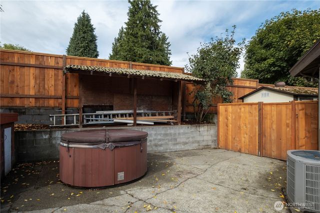 12011 SE 157th Place, Renton, WA 98058