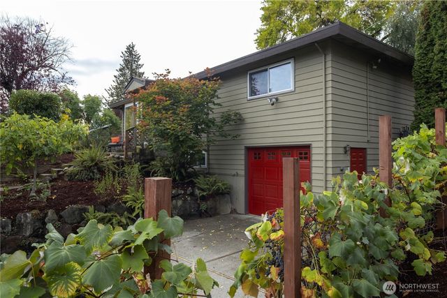 12011 SE 157th Place, Renton, WA 98058