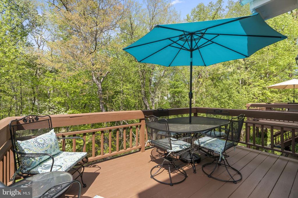 Image 9 of property listing at 20421 REMSBURY PL, Gaithersburg, MD 20886