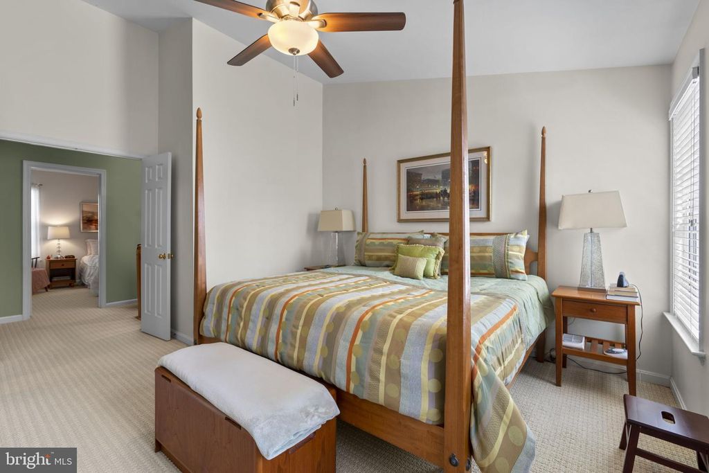 Image 11 of property listing at 20421 REMSBURY PL, Gaithersburg, MD 20886