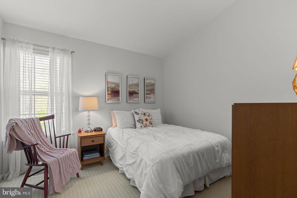 Image 17 of property listing at 20421 REMSBURY PL, Gaithersburg, MD 20886